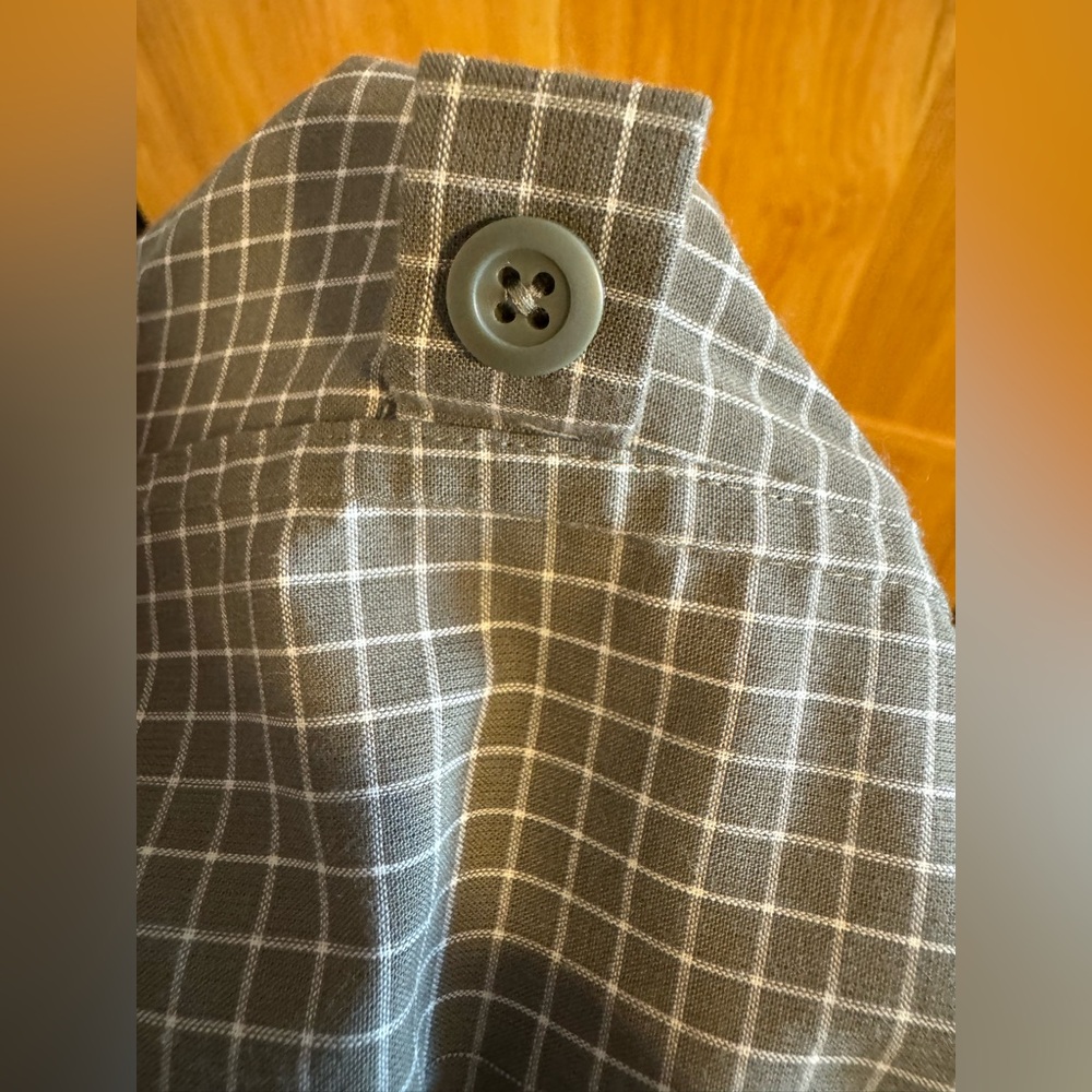 Lululemon button down - Picture 3 of 6